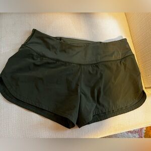 Vuori size small running shorts